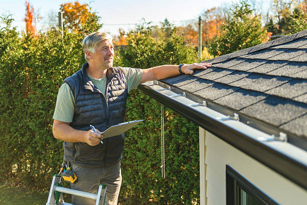 Professional Metal Roofing technician working in Washington, UT